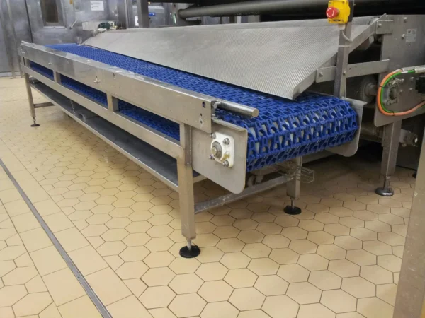 Stainless steel conveyor belt